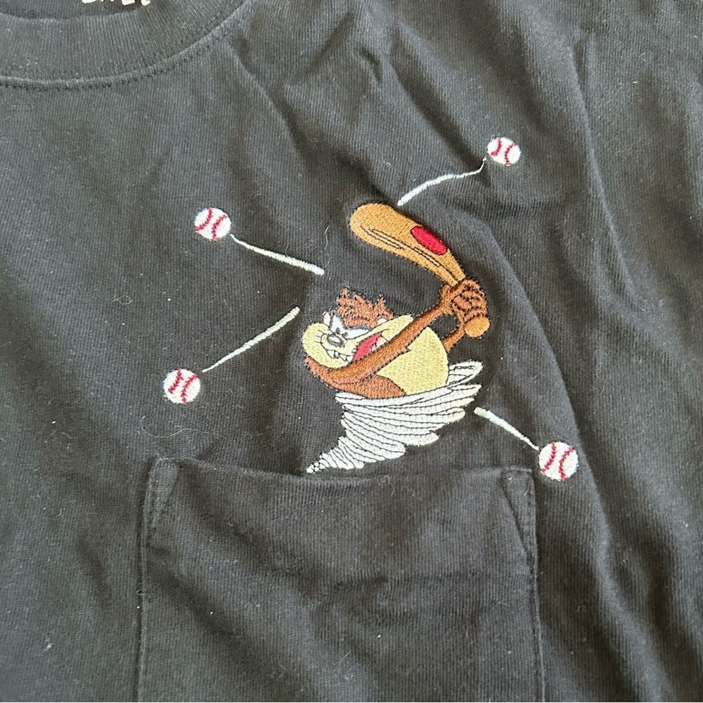 Warner Bros Looney Tunes Playing Hard Ball Taz Bugs Bunny Tshirt - Picture 5 of 5